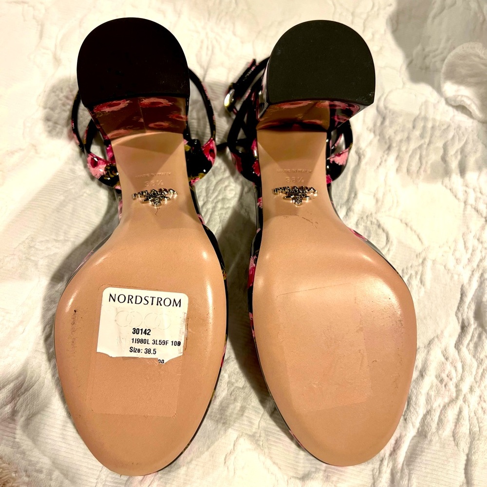 ‼️SOLD ‼️Prada Floral-Print Patent Leather NWT
Size 38:5🌹 - Picture 5 of 12